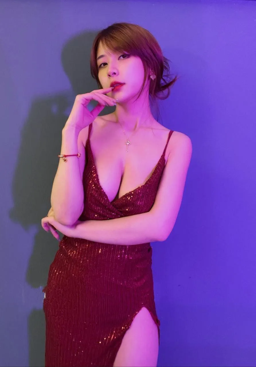 B站羊小雪 – NO.04 舰长图包小视频 [82P]插图1